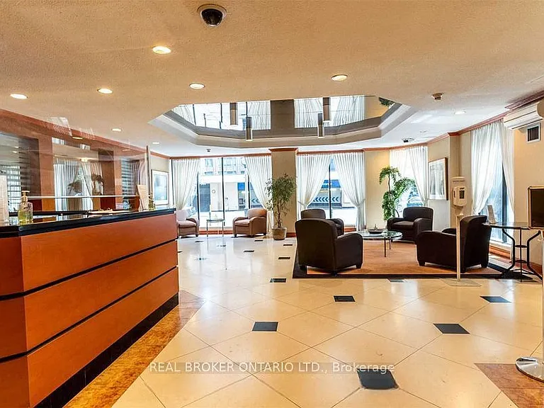 633 Bay St #2021 — Photo 22