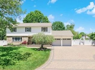 123 Superior St, Port Jefferson Station, NY 11776