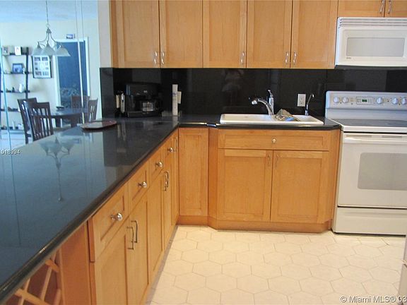 3rd image of 5701 W Collins #909