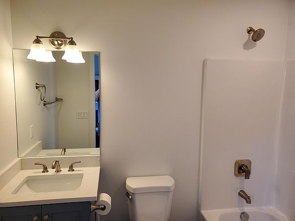 5th image of 1851 NE 18th St