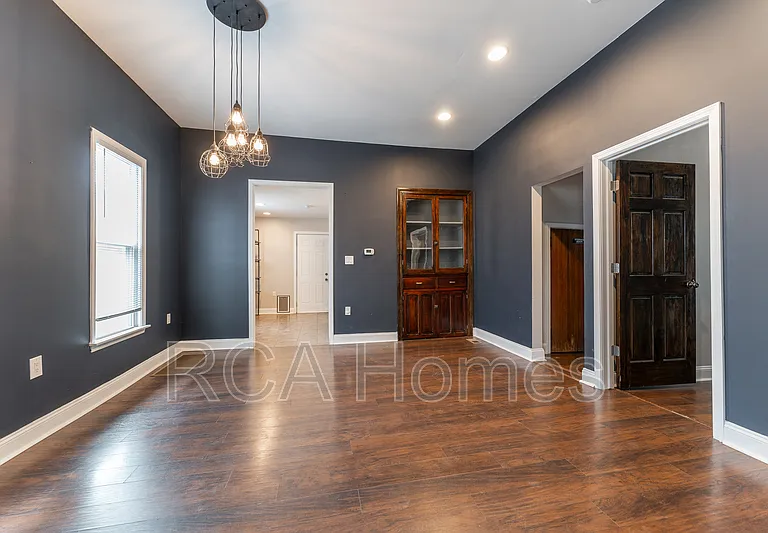 1042 Saint Paul St — Photo 2