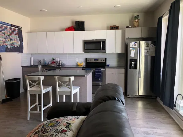 1312 N Front St #A4, Philadelphia, PA 19122