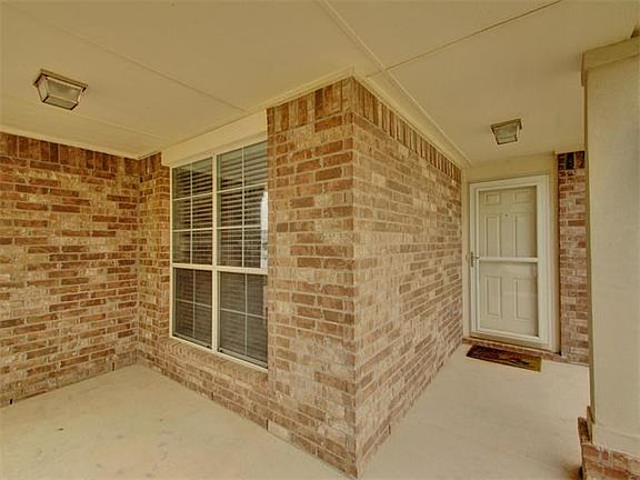 3rd image of 902 Aiken Dr