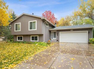 11201 Red Fox Dr, Osseo, MN 55369