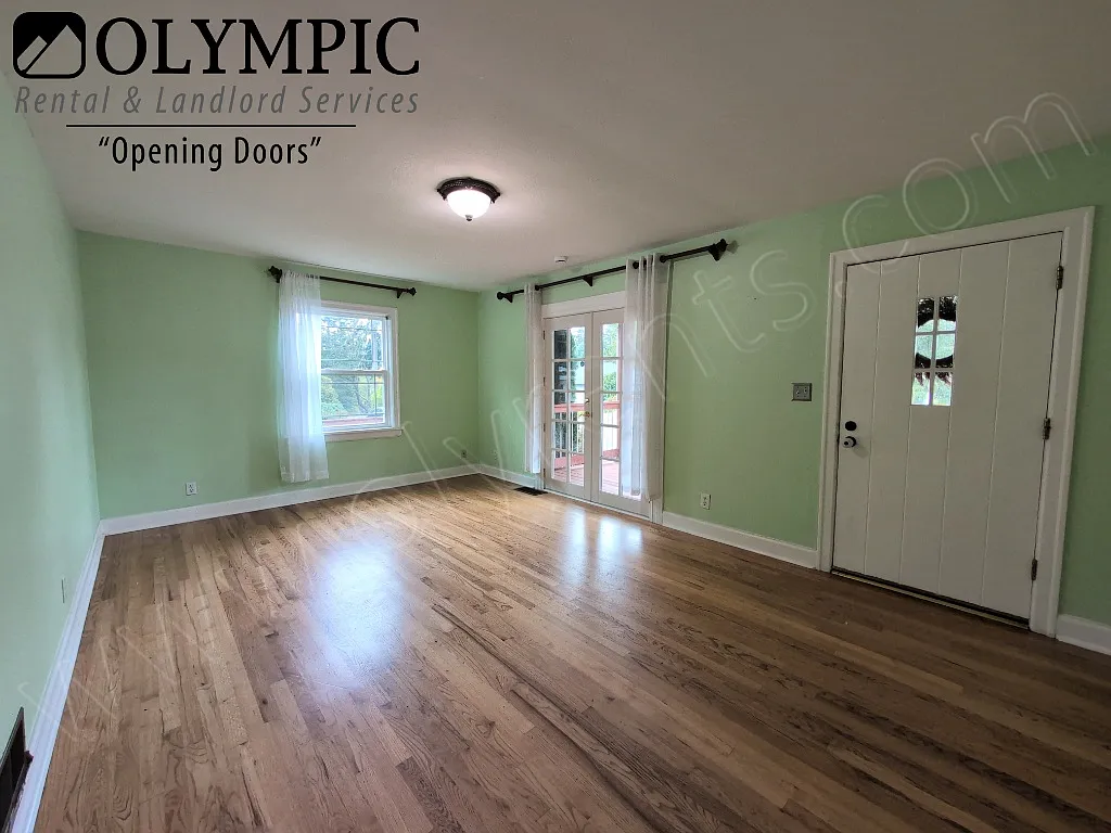 Unique 4 bed + office 2 bath home in SE Olympia! — Photo 4