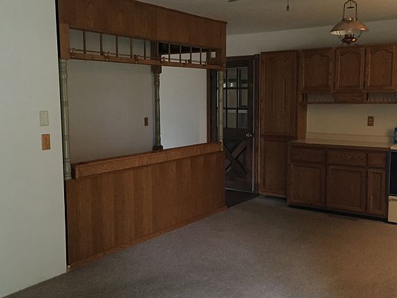 3rd image of 605 N Main St