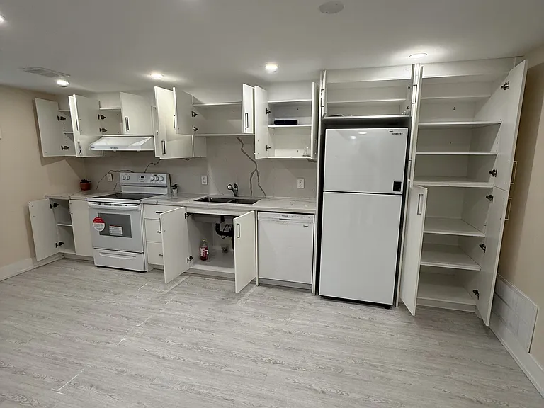 27 Kingsview Blvd #1 — Photo 18