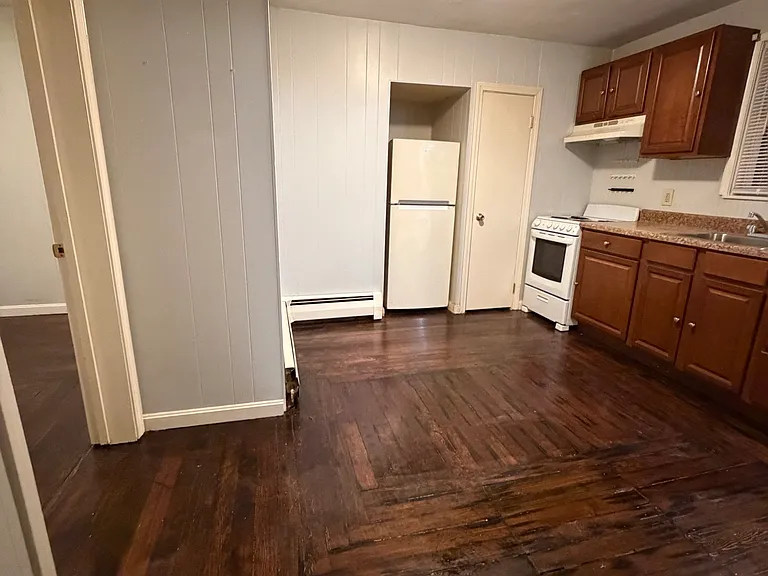 1911 Smith St #2 — Photo 8