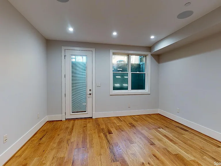 523 Lamont St NW #1 — Photo 3