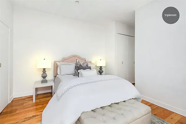 Sold by Triplemint | media 15