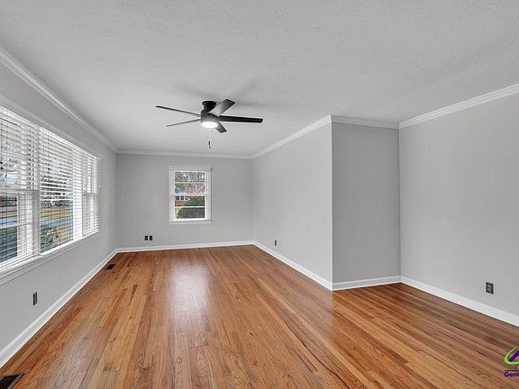 3rd image of 110 Springdale Dr