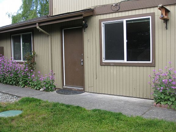 2nd image of 937 W 12th St APT C