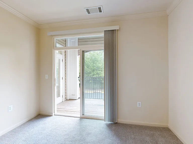 Signal Hill Apartment Homes — Photo 47