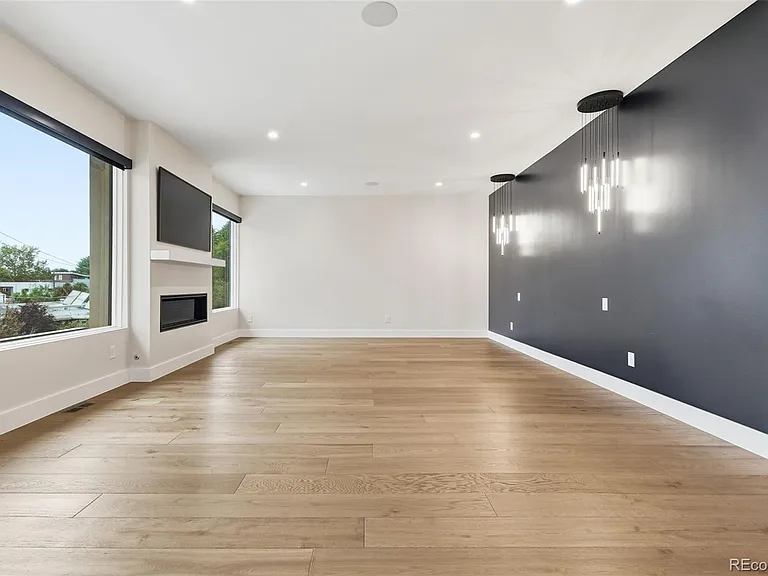267 S Clermont St — Photo 19