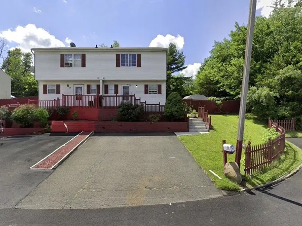 70 Forest Brook Rd, Nanuet, NY 10954