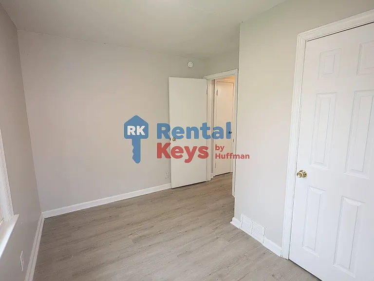 732 Wall St — Photo 8