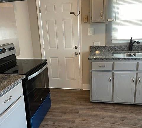 3rd image of 113 Morning Glory Ave