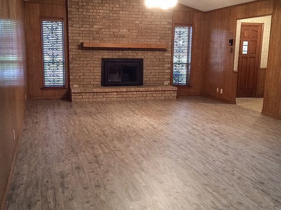4th image of 157 Villa Park Dr