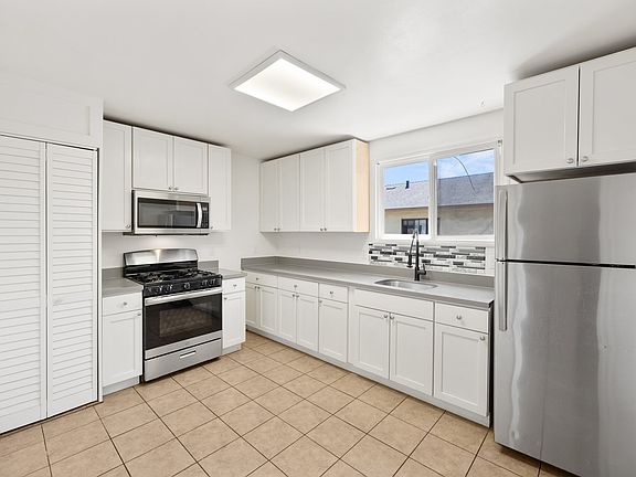 2nd image of 314 E Poplar Ave #11237456