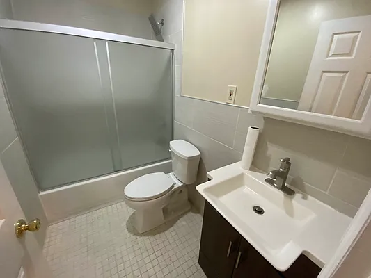 Rented by Premier Metro Realty Corp | media 6