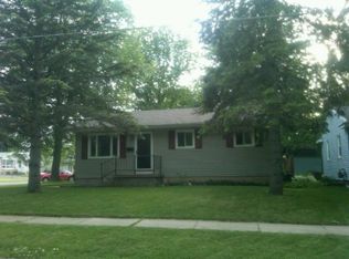 409 Anderson St, Sparta, MI 49345
