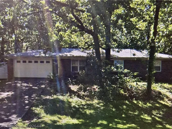 1304 N 28th St, Van Buren, AR 72956