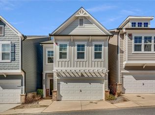 305 Hayden Cir, Woodstock, GA