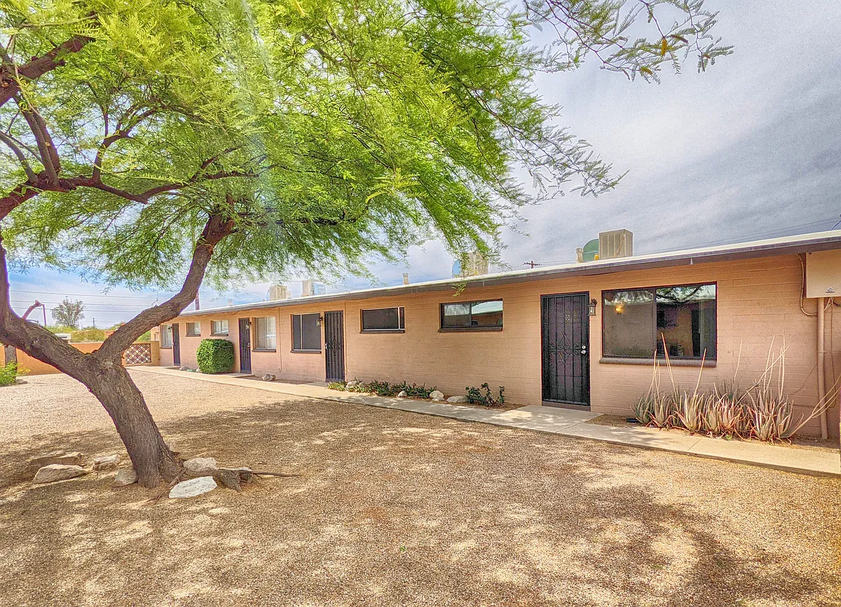 Building Photo - 3870 N Park Ave #D