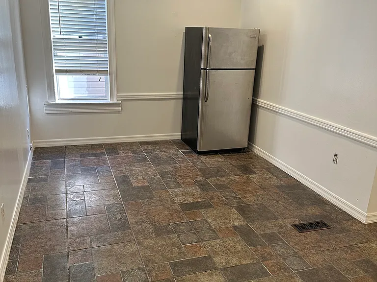 1643 N Whipple St #2 — Photo 4