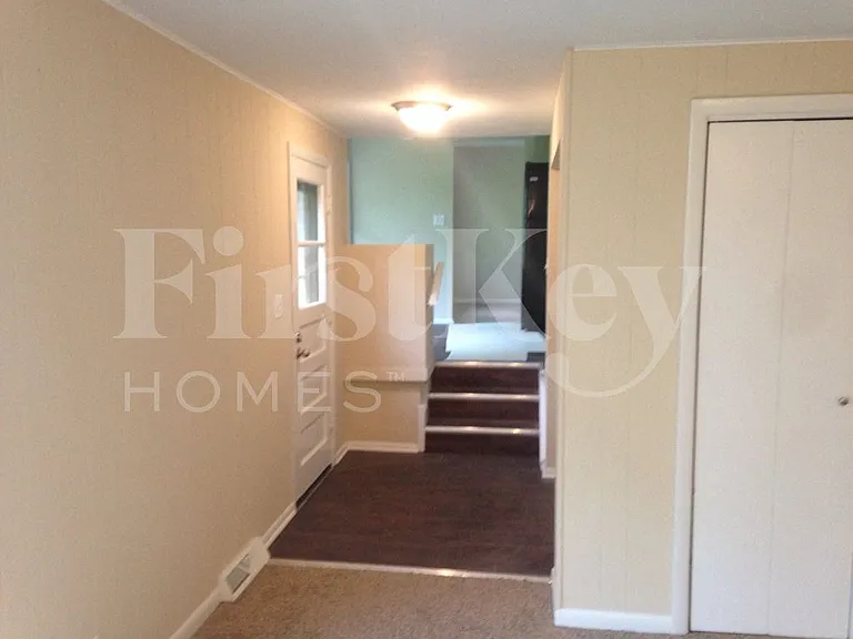 817 Rose Ln — Photo 15