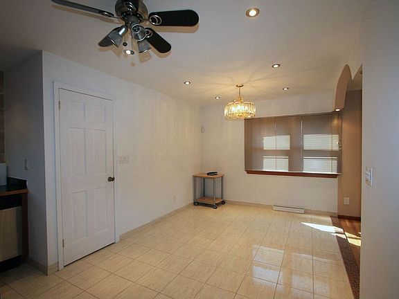 5th image of 194 Buel Ave