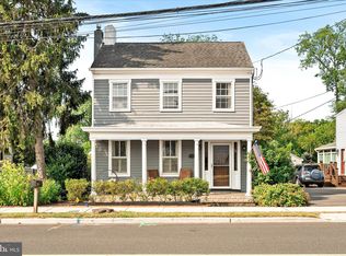 22 Church St, Allentown, NJ 08501