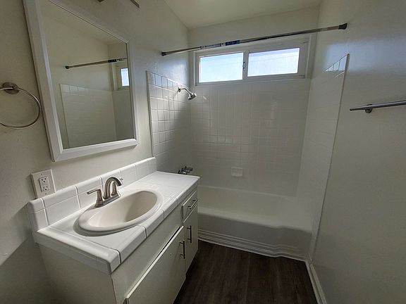 2nd image of 1037 E 4th St #12B