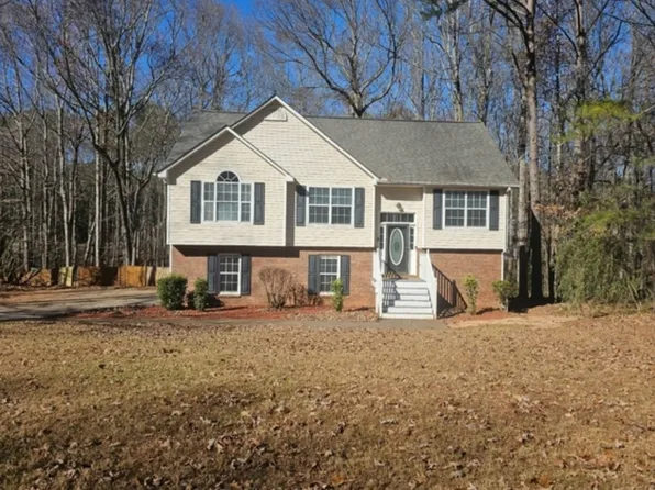 41 Masters Dr, Newnan, GA 30265