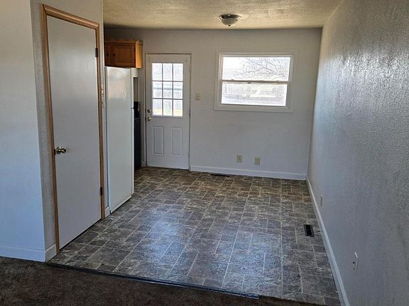 4th image of 716 S Clay Ave