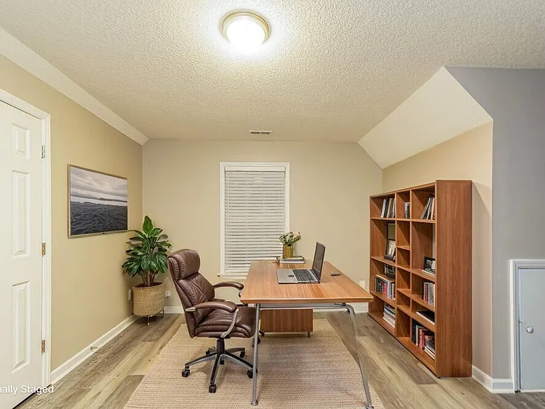 525 Hidden Cellars Dr — Photo 16