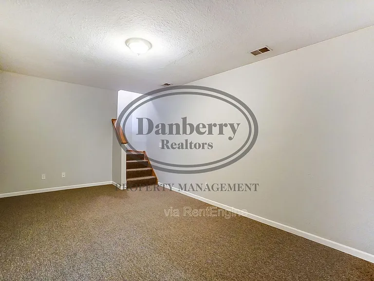 1103 N Byrne Rd — Photo 28