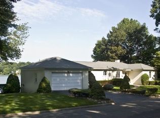 5 Lake Dr E, Wayne, NJ 07470