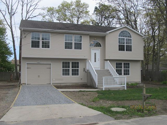 1st image of 36 Parkwood Dr