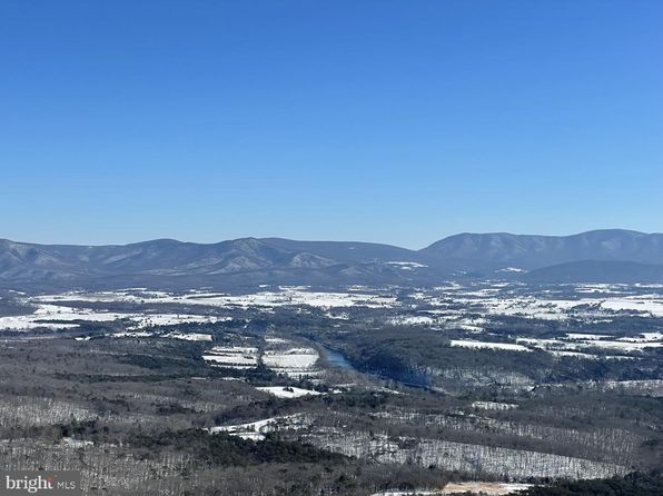 301 Mountain Top Dr, Luray, VA 22835