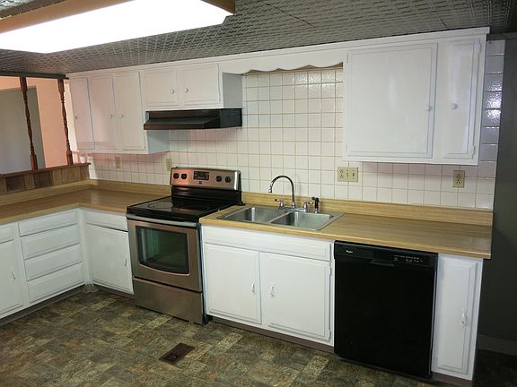 5th image of 1010 Hendren St