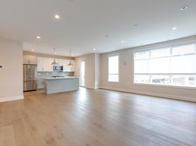 7 Baker Ct, Dorchester, MA