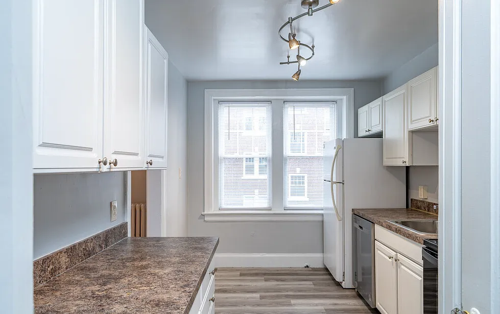 The Windsor Apartments — Photo 4