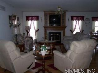 94 Raes Creek Dr, Granite City, IL