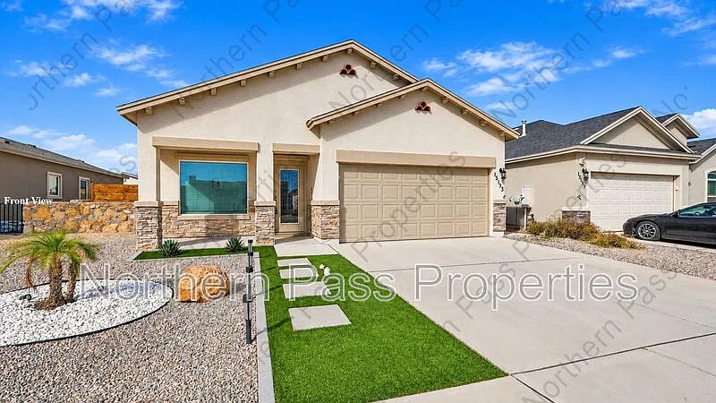 4 bed, 2.0 bath, 1464 sqft, $1,795 — Photo 2