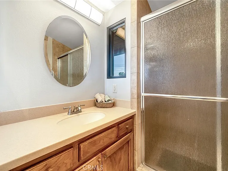 335 Cypress Dr — Photo 8