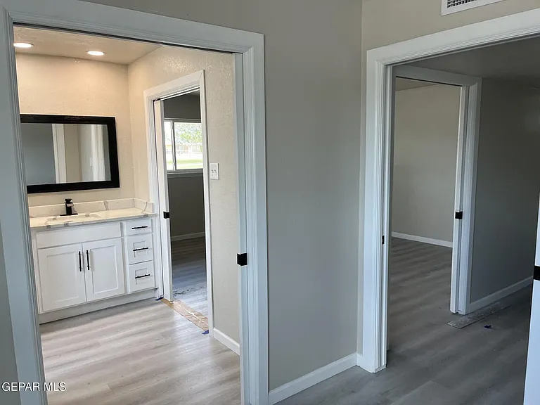 8600 Edgemere Blvd — Photo 6