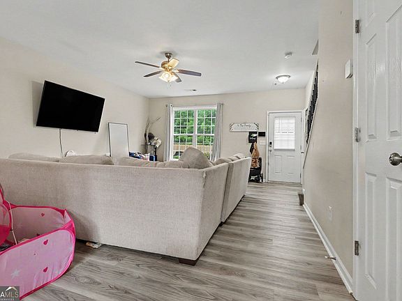 4th image of 2795 Deerwood Ln SW