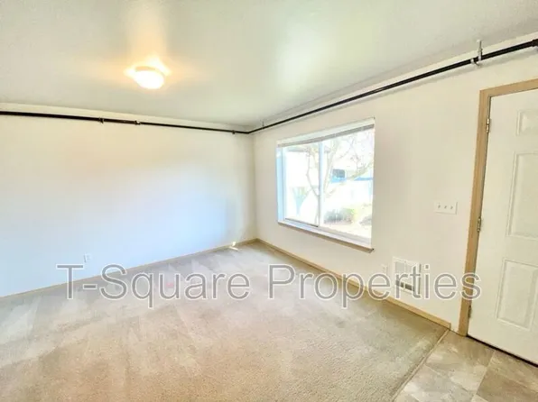 717 Cedar Ave #103, Marysville, WA 98270