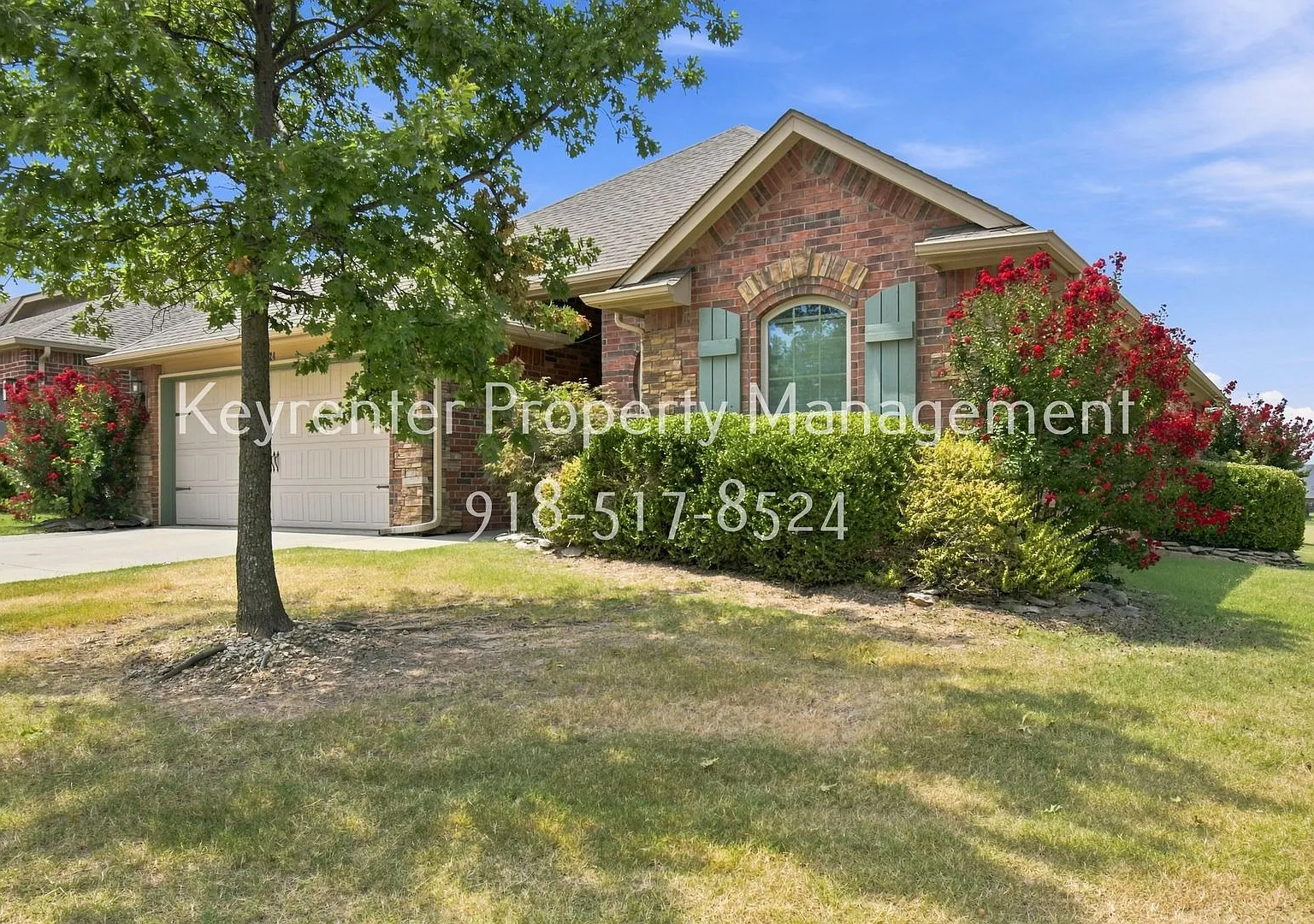 10724 Masters Cir, Jenks, OK 74037 3 Bed / 2 Bath | One Story in Jenks | Gated Community | Pond View — Photo 2